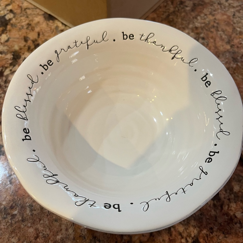 The Thankful Bowl by Mud Pie. “Be thankful, Be blessed”, Be grateful”. - Picture 5 of 8